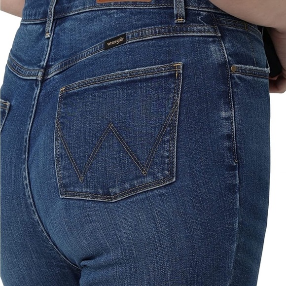 Wrangler high rise bold boot cut jeans size 20W long med/dark wash - Picture 2 of 13